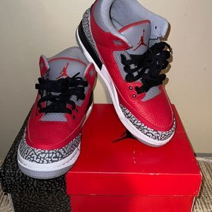 Air Jordan 3 retro SE ; red , grey, and black in color. SZ. 6.5